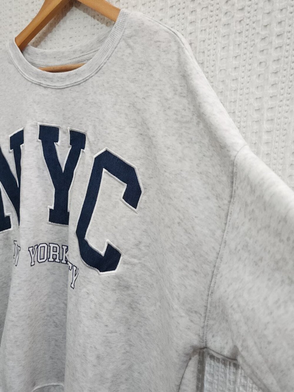 No Comment Plus Size NYC Spellout Light Gray Crewneck Sweater Size 3X NEW - Picture 10 of 15